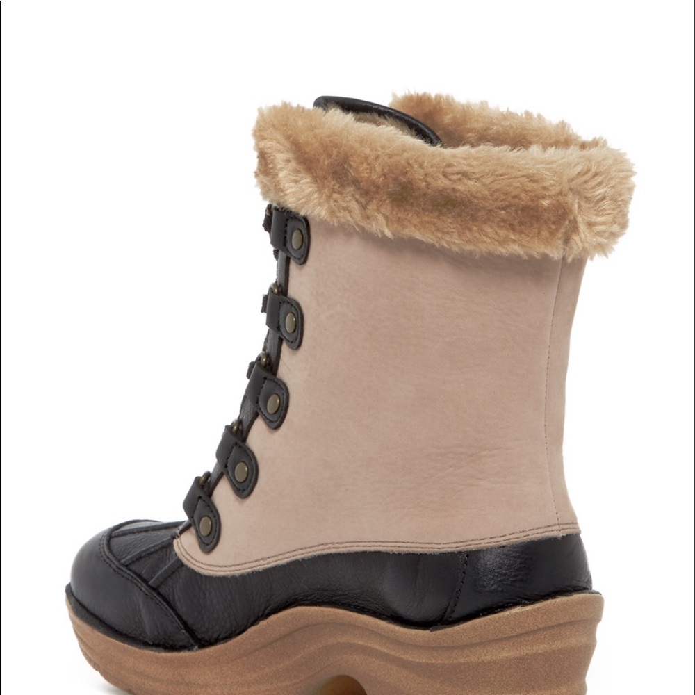 NWOB Bionica Rosemount Faux FurLined Boot - Picture 3 of 7